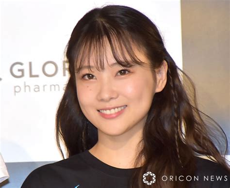 重盛さと美：“13年ぶりグラビア”でランジェリー 「なぜこんなに。